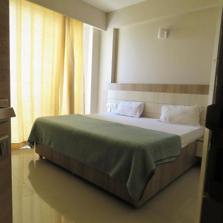 Hotel Vrindavan Inn Buitenkant foto