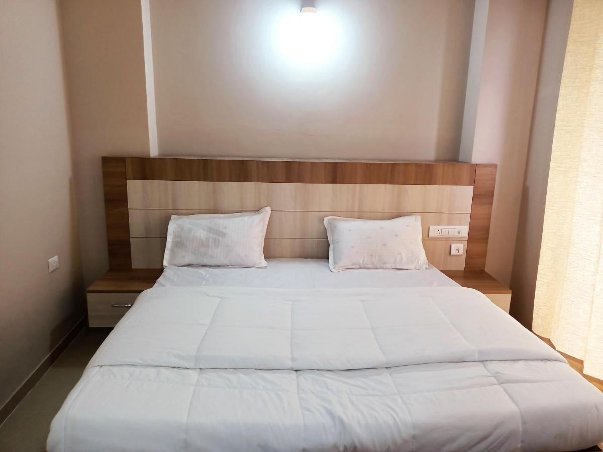 Hotel Vrindavan Inn Buitenkant foto